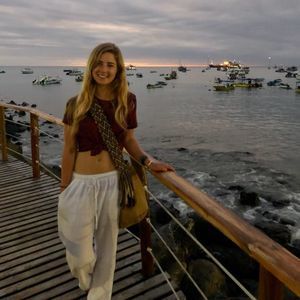 Meet your Posher, Carly